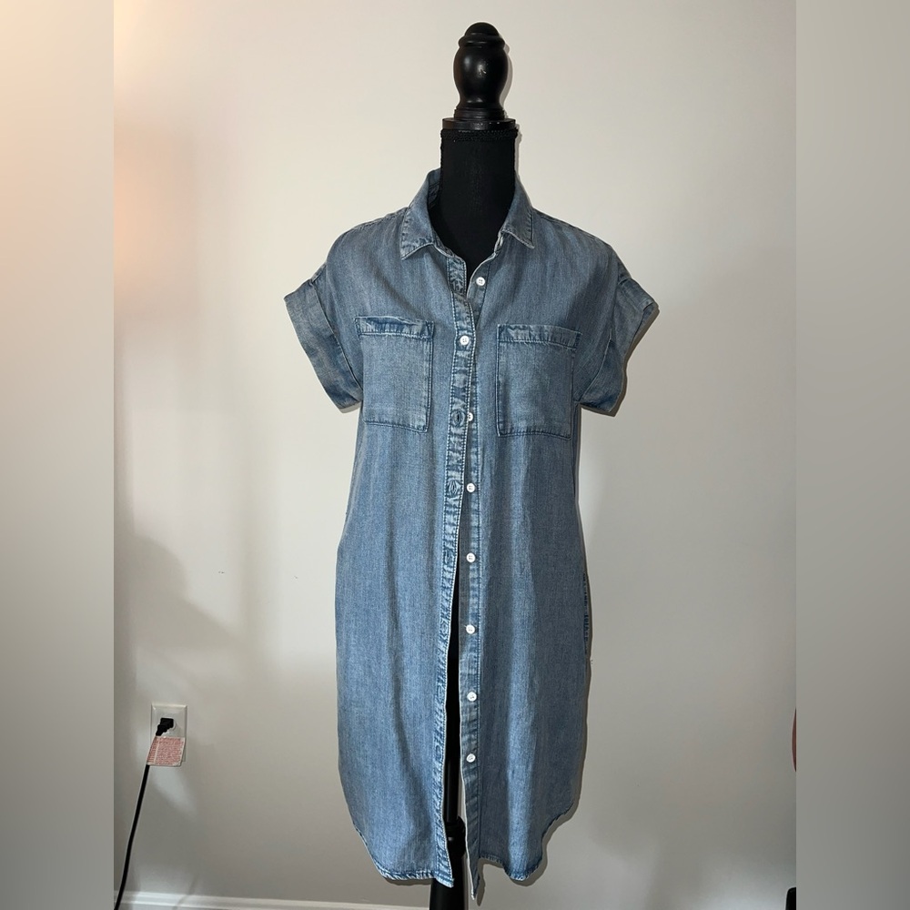 Chic Blue Midi Dress with Timeless Appeal
